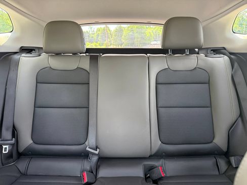 Used 2024 Chevrolet Trax ACTIV w/ Sunroof Package FWD image 38
