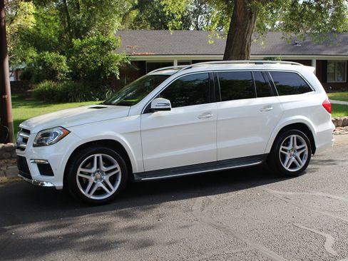 Used 2015 Mercedes-Benz GL 550 4MATIC image 49