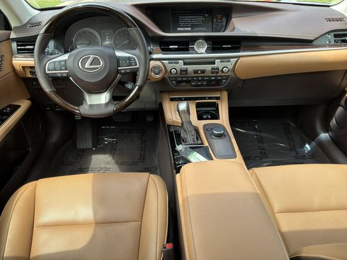 Used 2017 Lexus ES 350 w/ Premium Package FWD image 29