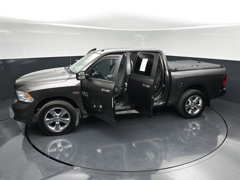 Used 2018 RAM 1500 Express w/ Express Value Package AWD/4WD image 37