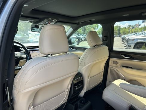 New 2026 Jeep Grand Cherokee L Limited RWD image 49