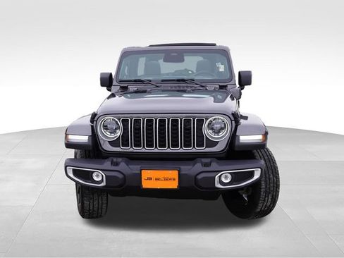 Used 2025 Jeep Wrangler Unlimited Sahara w/ Safety Group AWD/4WD image 13