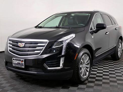 Used 2017 Cadillac XT5 Luxury w/ Driver Awareness Package AWD/4WD image 3