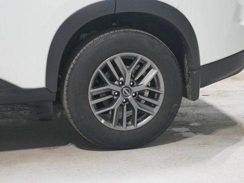 Used 2025 Nissan Rogue S image 26