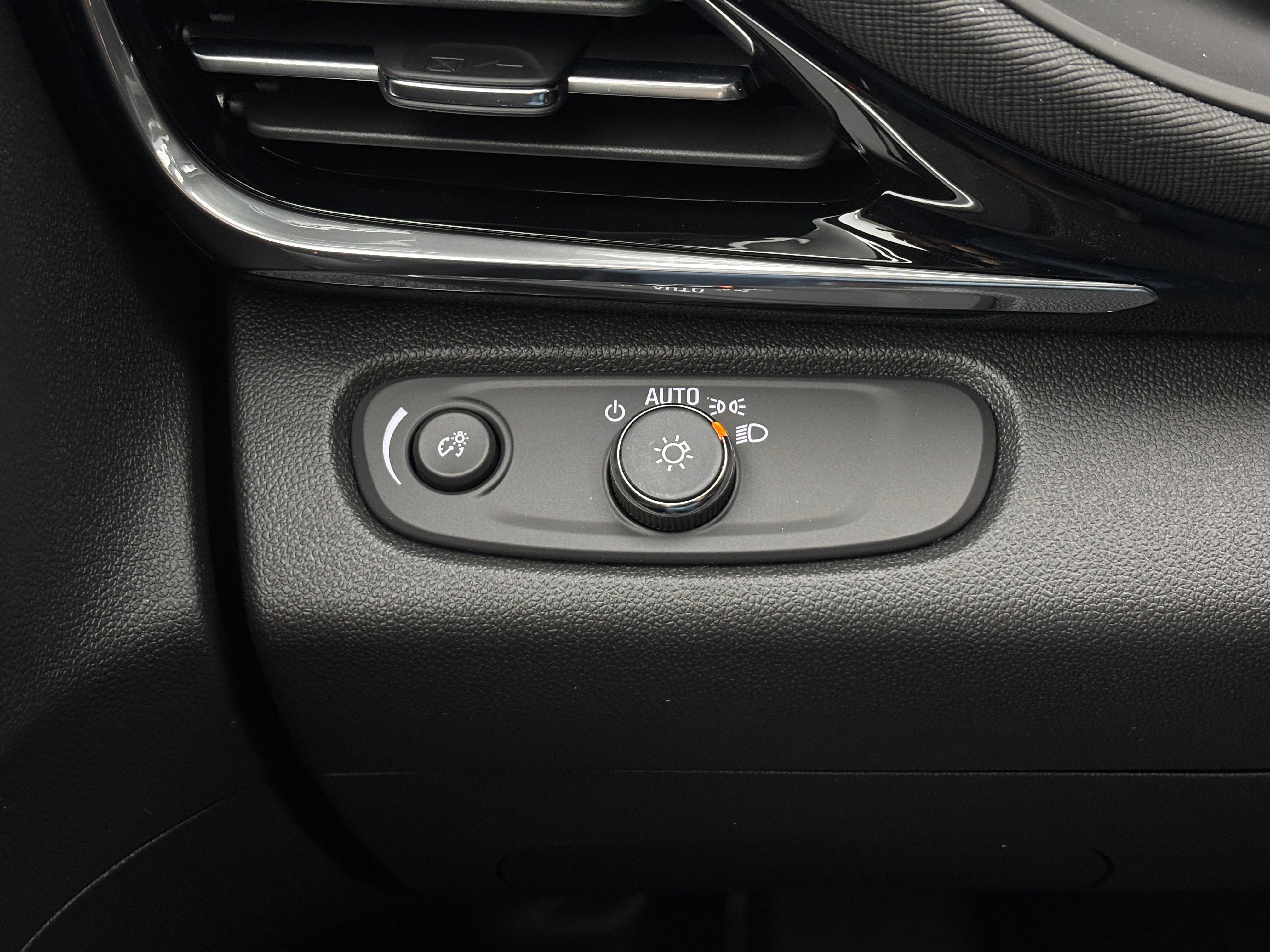 New 2026 Buick Envista Sport Touring w/ Convenience I Package FWD image 21