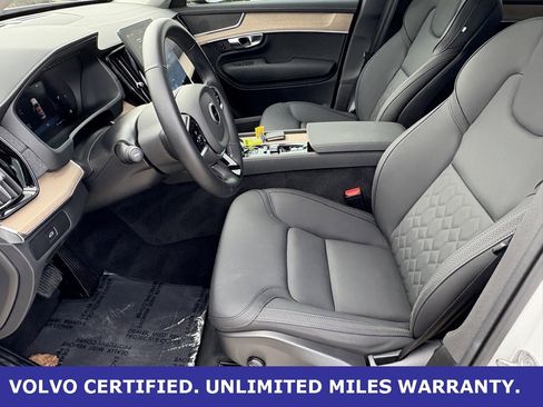 Certified 2025 Volvo XC90 B6 Plus image 21