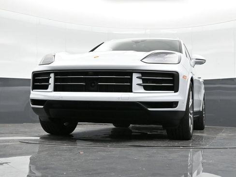 Certified 2025 Porsche Cayenne E-Hybrid AWD/4WD image 41