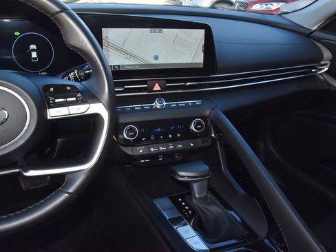 Used 2023 Hyundai Elantra SEL w/ Convenience Package image 25