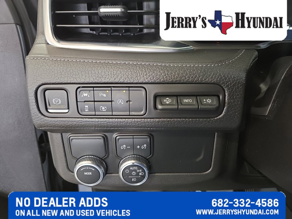 Used 2023 GMC Yukon XL Denali RWD image 15