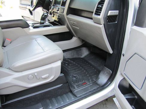 Used 2017 Ford F150 Lariat RWD image 22