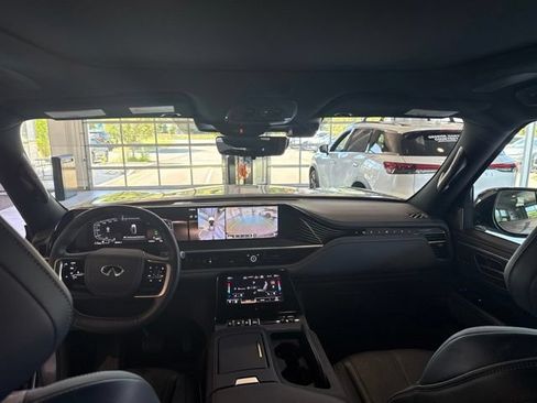 Certified 2026 INFINITI QX80 4WD w/ Sport Exterior Package image 7