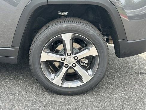 New 2026 Jeep Grand Cherokee Limited RWD image 18