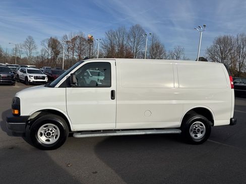Used 2024 GMC Savana 2500 w/ Driver Convenience Package image 2