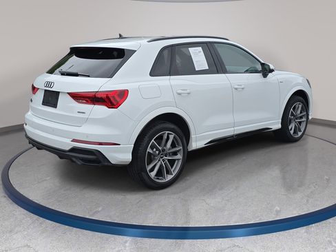 Used 2025 Audi Q3 2.0T Premium w/ Convenience Package AWD/4WD image 5