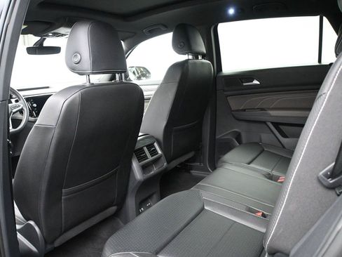 Used 2023 Volkswagen Atlas Cross Sport SE w/ Panoramic Sunroof Package AWD/4WD image 11