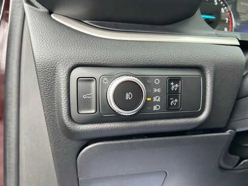 Certified 2022 Ford Explorer XLT w/ Equipment Group 202A image 22