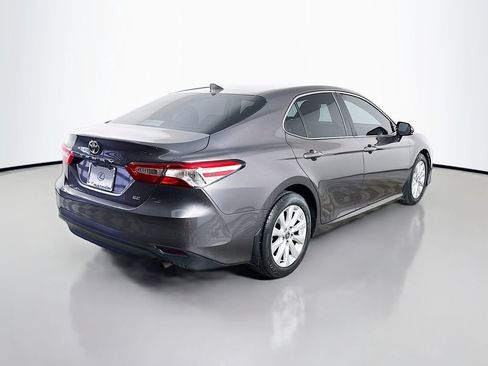 Used 2020 Toyota Camry LE image 5