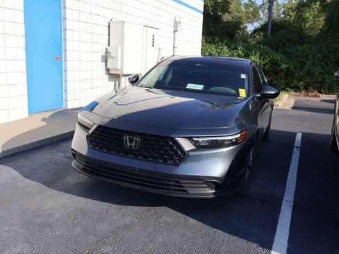 Certified 2023 Honda Accord EX image 3
