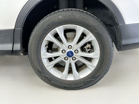 Used 2019 Ford Escape SE image 11