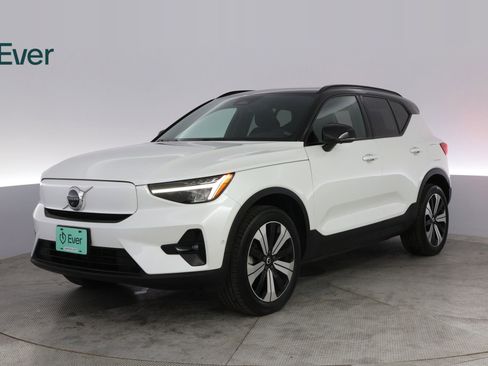 Used 2023 Volvo XC40 Recharge Plus w/ Protection Package Premier AWD/4WD image 2