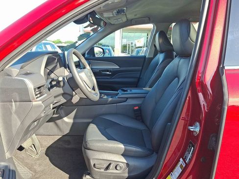 Certified 2024 Toyota Grand Highlander AWD image 14