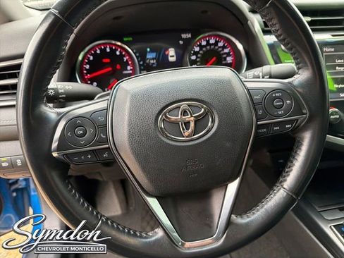 Used 2020 Toyota Camry XSE FWD image 11