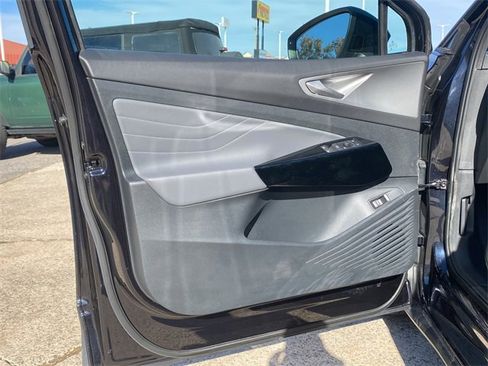 Used 2023 Volkswagen ID.4 Pro S image 18