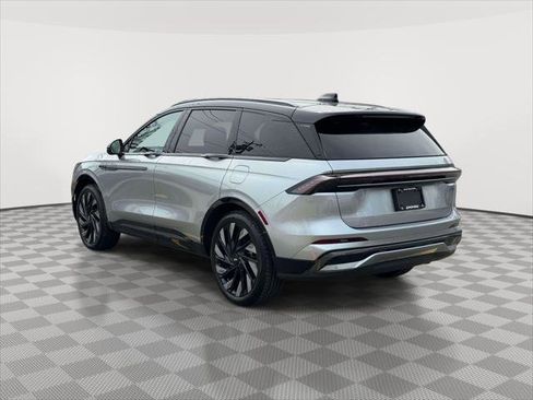 Used 2025 Lincoln Nautilus Reserve w/ Jet Appearance Package AWD/4WD image 5