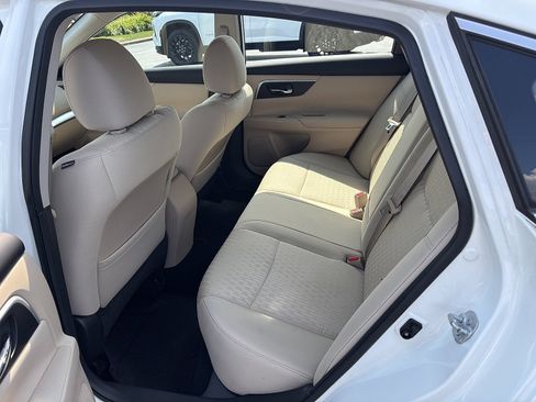 Used 2017 Nissan Altima 2.5 SV FWD image 6