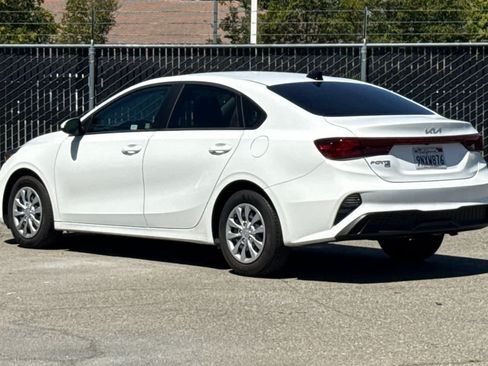 Used 2024 Kia Forte LX FWD image 5