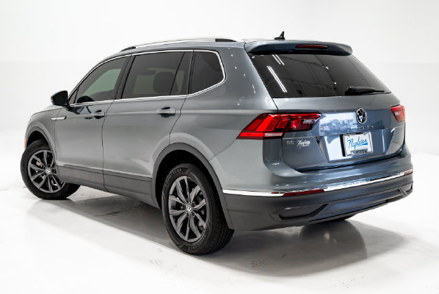 Used 2023 Volkswagen Tiguan SE FWD image 3