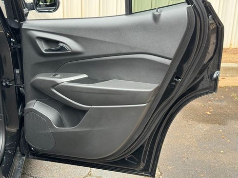 Used 2026 Chevrolet Trax LT w/ Midnight Edition FWD image 41
