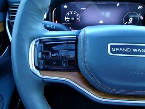 Used 2022 Jeep Grand Wagoneer Series II w/ Convenience Group III image 11