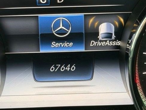 Used 2017 Mercedes-Benz E 300 4MATIC image 10