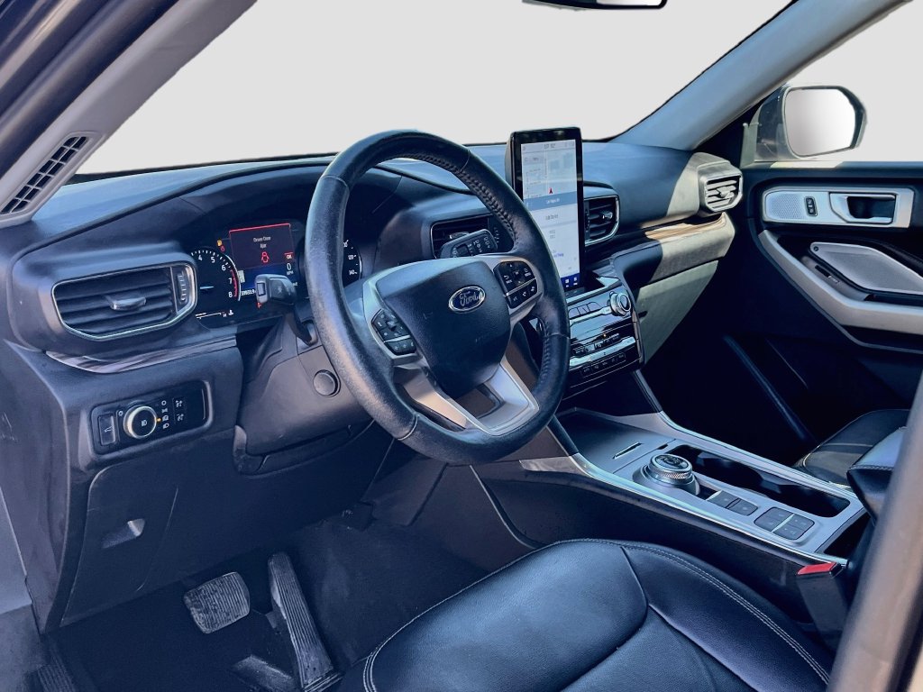 Used 2023 Ford Explorer Limited w/ Limited Technology Package RWD image 9