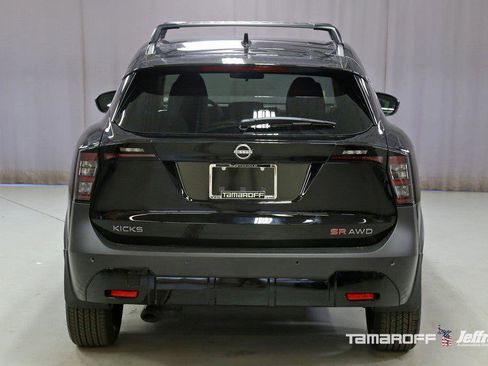 New 2026 Nissan Kicks SR image 14