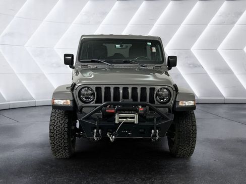 Used 2019 Jeep Wrangler Unlimited Sahara image 2