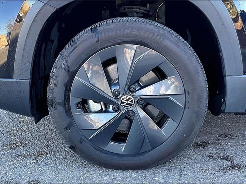 Used 2025 Volkswagen Taos S image 8