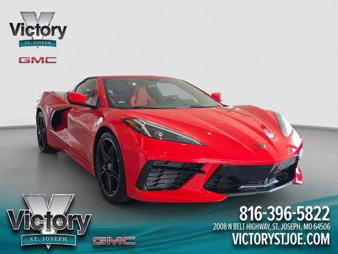 Used 2021 Chevrolet Corvette Stingray Coupe w/ 1LT RWD image 1