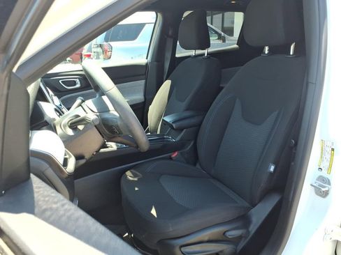 Used 2025 Jeep Compass Sport AWD/4WD image 4