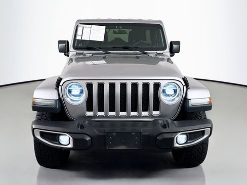 Used 2018 Jeep Wrangler Unlimited Sahara AWD/4WD image 2