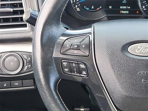 Used 2018 Ford Explorer Platinum image 26