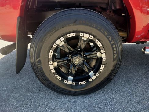 Used 2014 Toyota Tacoma PreRunner w/ SR5 Package RWD image 28