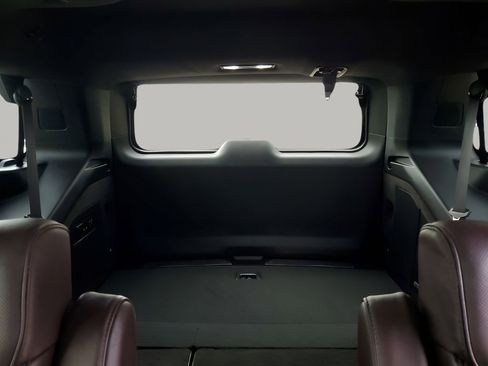 Certified 2024 Cadillac Escalade V w/ LPO, ONYX Package image 27