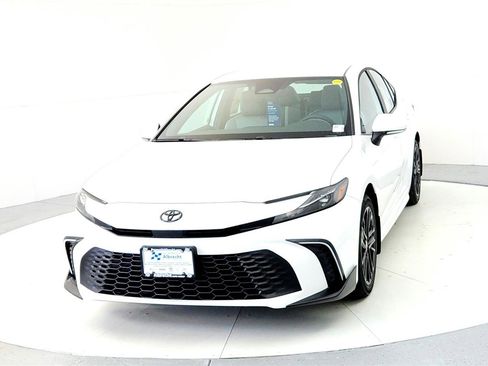 New 2026 Toyota Camry SE image 8