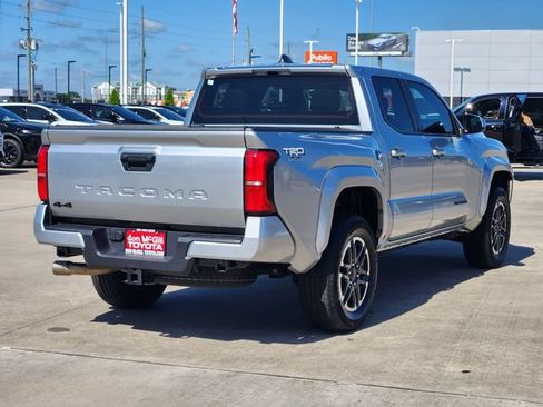 Certified 2025 Toyota Tacoma TRD Sport AWD/4WD image 7
