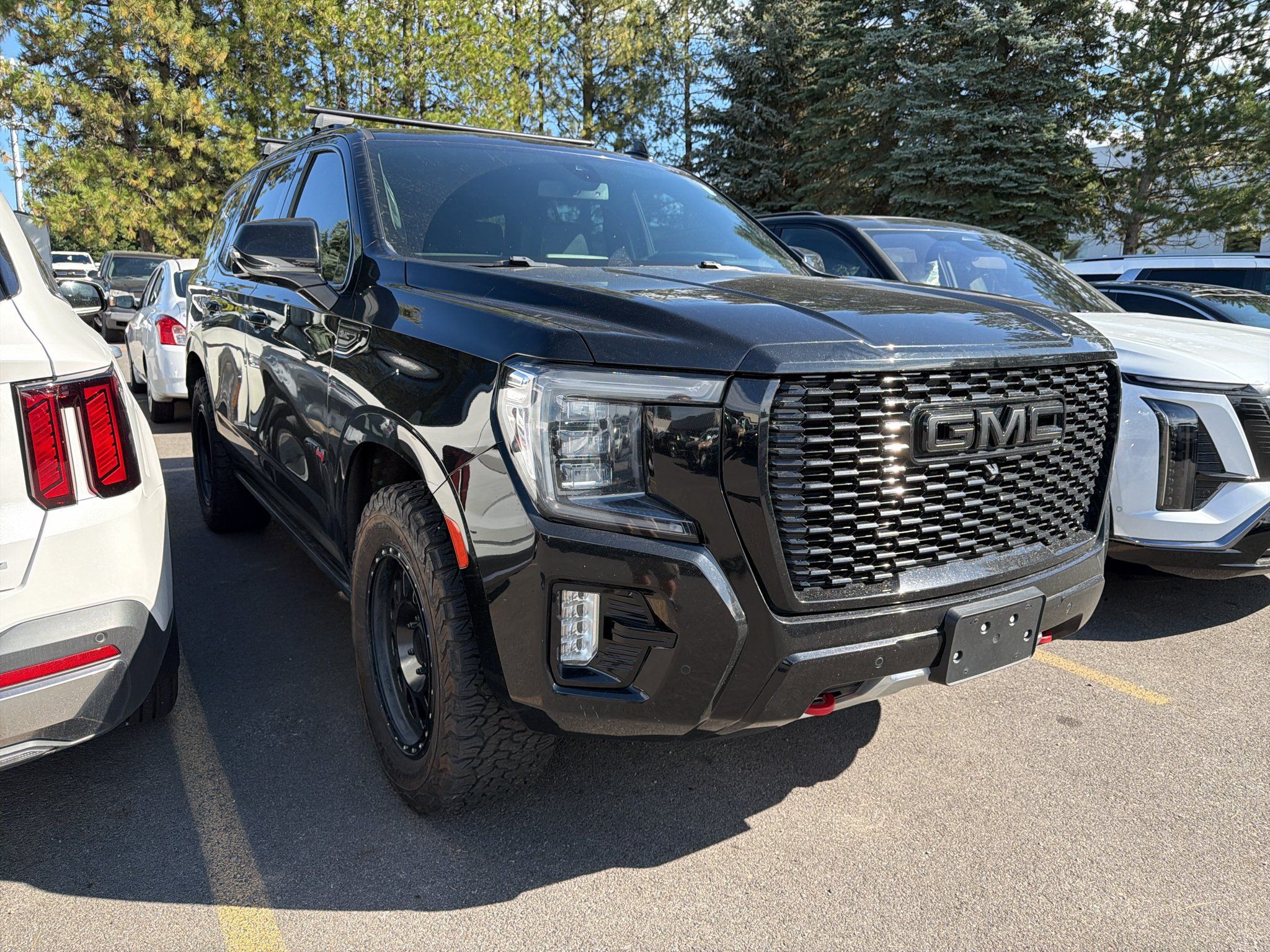 Used 2021 GMC Yukon AT4 w/ AT4 Premium Plus Package AWD/4WD image 3