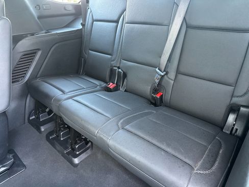 Used 2025 GMC Yukon Denali AWD/4WD image 16
