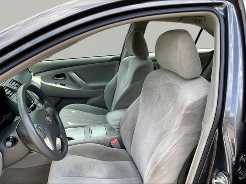 Used 2010 Toyota Camry LE FWD image 20