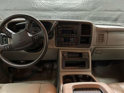Used 2006 GMC Sierra 1500 SLT w/ Onstar Plus Package RWD image 9